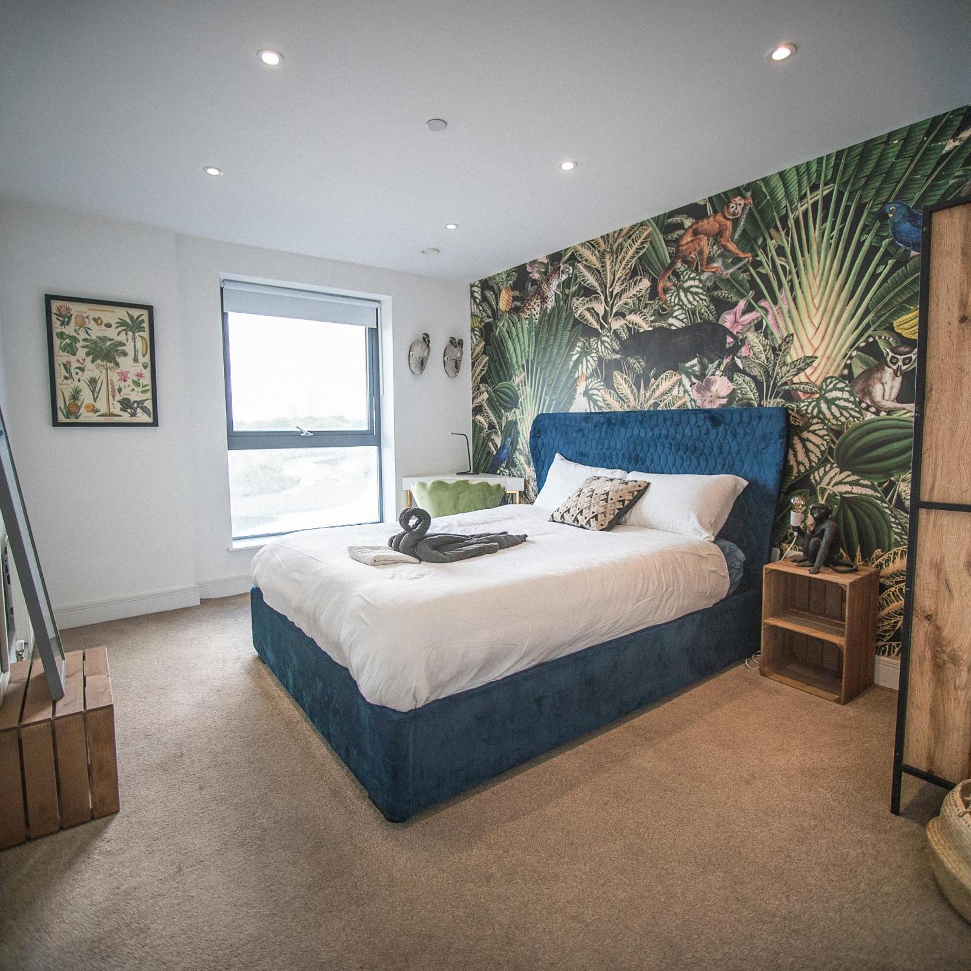 Stunning Riverside View Apartment, Near Canary Wharf & O2 London Exterior photo